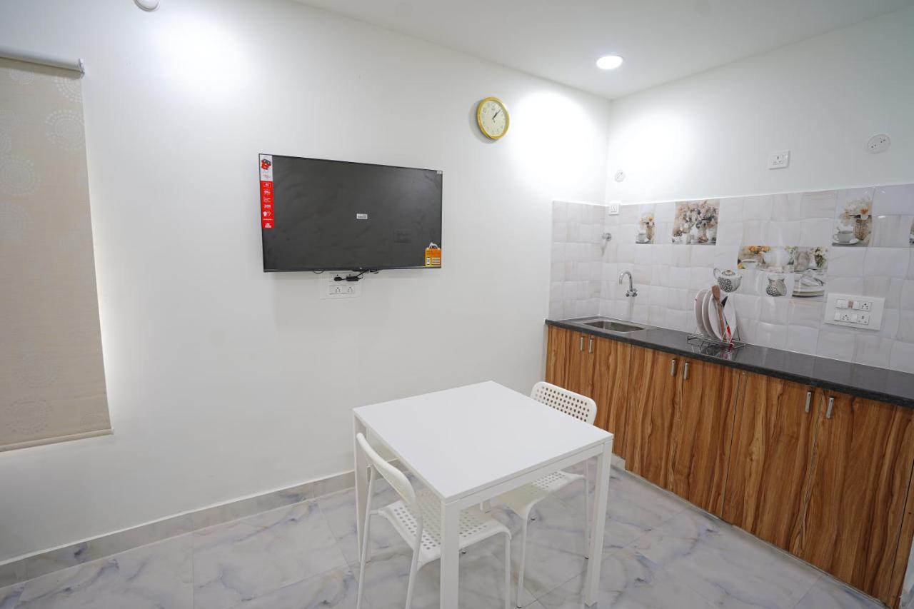 Mahasri Studio Apartments- Brand New Fully Furnished Air Conditioned Studio Apartments Τιρουπάτι Εξωτερικό φωτογραφία