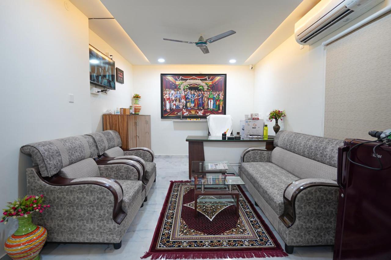 Mahasri Studio Apartments- Brand New Fully Furnished Air Conditioned Studio Apartments Τιρουπάτι Εξωτερικό φωτογραφία